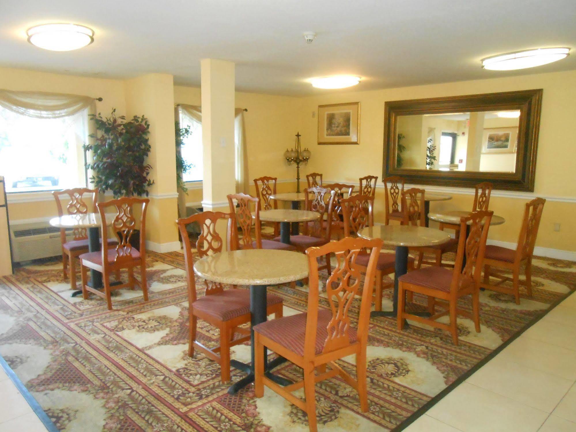 Executive Garden Titusville Hotel エクステリア 写真