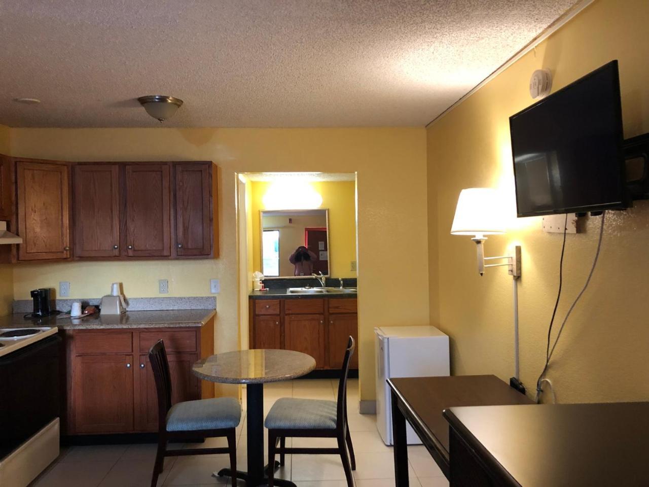 Executive Garden Titusville Hotel エクステリア 写真