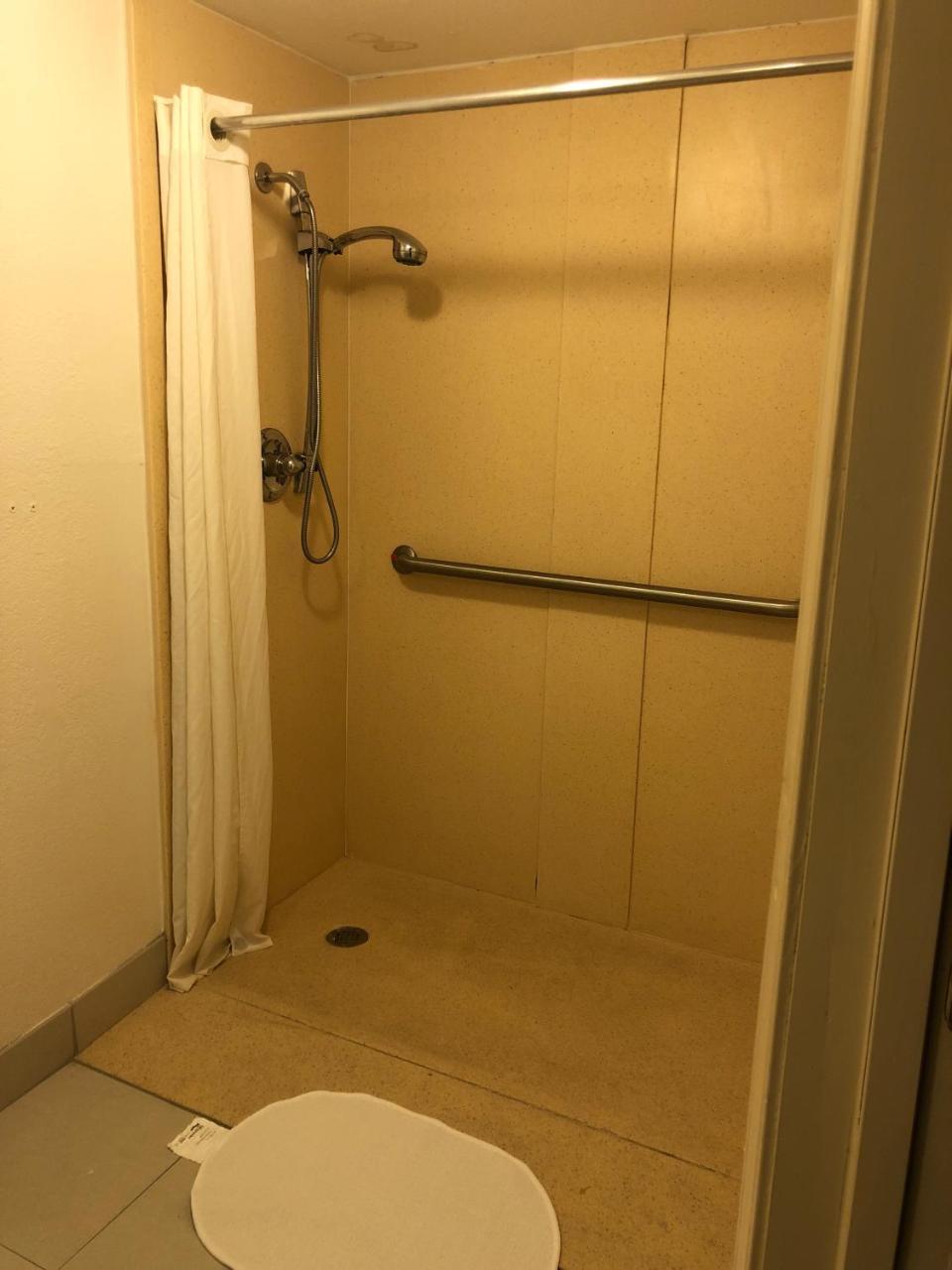 Executive Garden Titusville Hotel エクステリア 写真