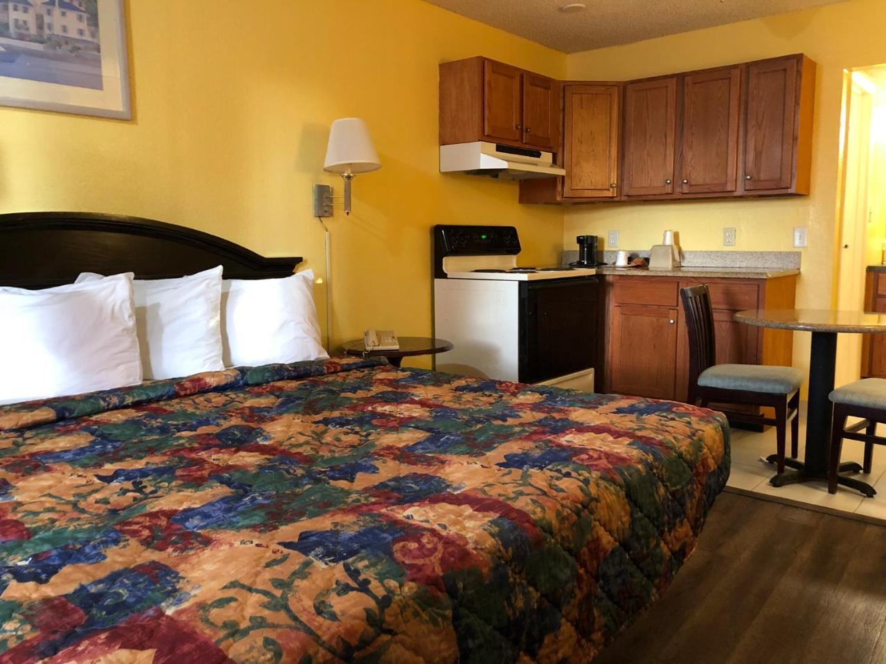 Executive Garden Titusville Hotel エクステリア 写真