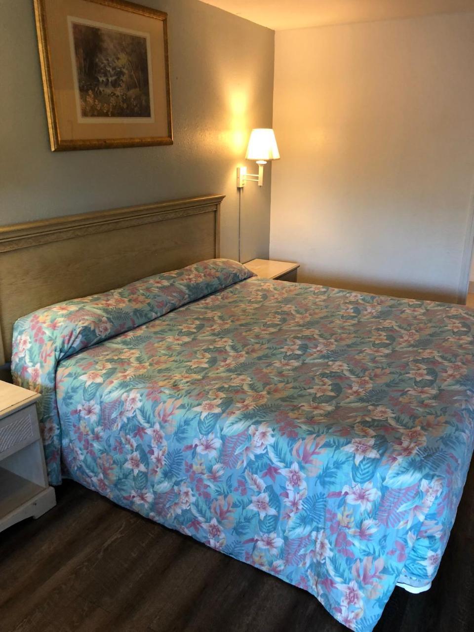 Executive Garden Titusville Hotel エクステリア 写真