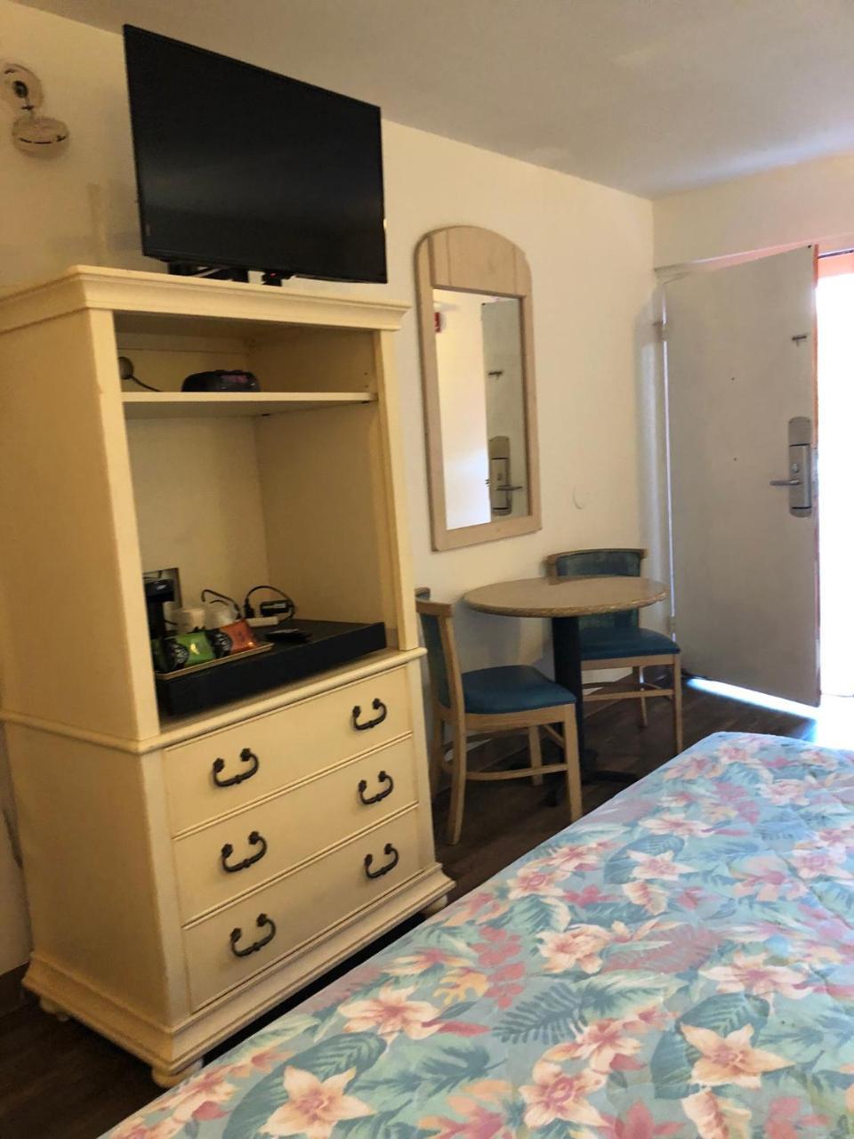 Executive Garden Titusville Hotel エクステリア 写真